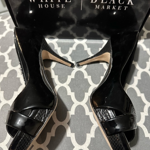 NWT WHITEHOUSEBLACKMARKET Black Patent Leather Heels 7.5m - Picture 3 of 12